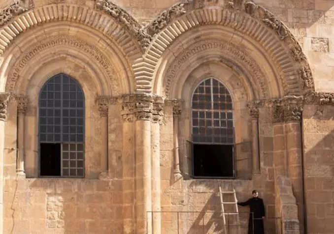 L'Eglise du Saint-Sépulcre, dans la vieille ville de Jérusalem, le jeudi 29 avril 2021. Copyright 2021 The Associated Press. All rights reserved - MAYA ALLERUZZO