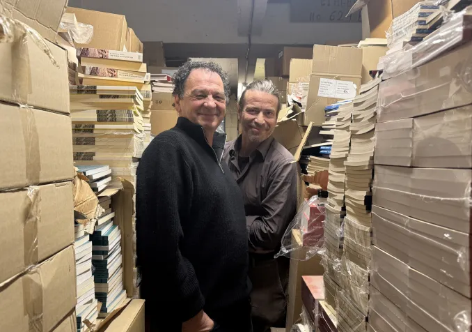 Pascal Cottin (à gauche) et Antonin Gagné dirigent les éditions d’en bas. © Nathalie Ogi