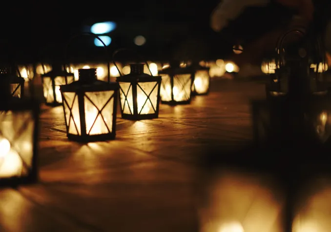 Ce que nous célébrons à Noël, c’est que cette histoire de Pâques vient s’installer dans nos propres histoires. Elle vient comme les illuminer de l’intérieur: là où nous butons contre nos fragilités et des impasses, une autre histoire commence à se dire. ©iStock