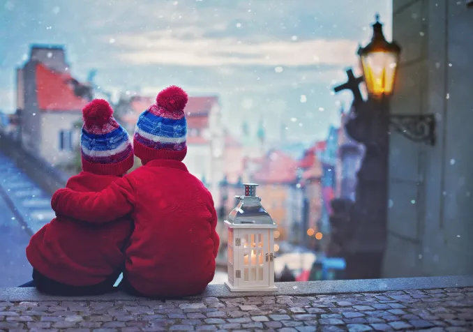 Fixons-nous un défi, celui d’être un calendrier de l’Avent pour les autres, d’être là chaque jour pour quelqu’un  @ iStock/tatyana_tomsickova