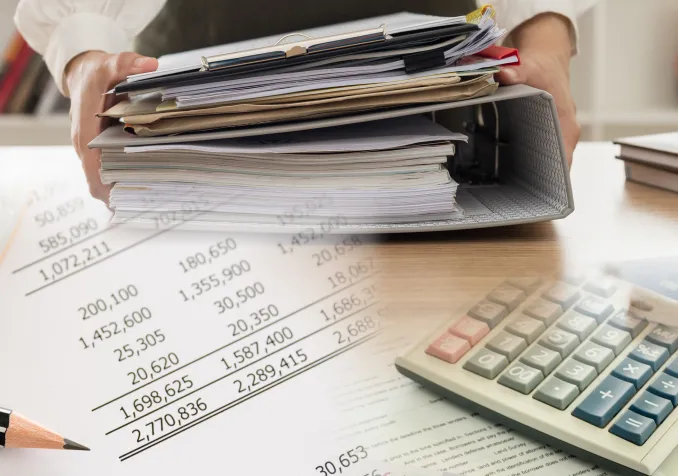 Redouté par les contribuables suisses, le délai de dépôt de la déclaration d’impôts est attendu avec impatience par plusieurs Églises officiellement reconnues de droit public par les cantons. Car parmi les deniers versés dans le pot commun, une partie constitue encore une dîme sonnante et trébuchante, l’impôt ecclésiastique. 