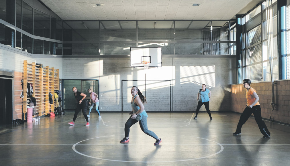 Si beaucoup de clubs sportifs suisses sont orientés vers la compétition, les besoins des migrants en matière sportive tournent d’abord autour de la santé et de la possibilité de tisser des liens. / ©EPER — Julien Laufer