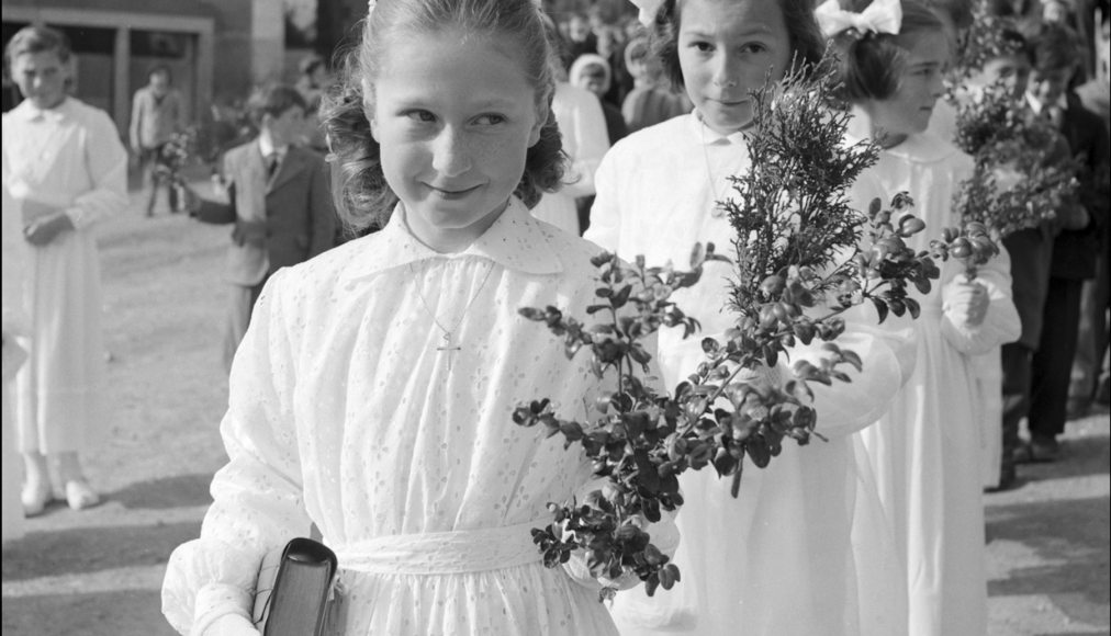 Traditionnellement, les jeunes chrétiens protestants confirment le Dimanche des Rameaux. / (KEYSTONE/PHOTOPRESS-ARCHIV/Alain Gassmann)