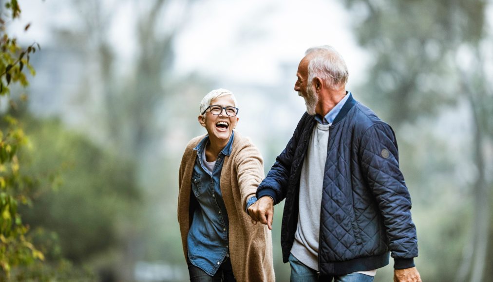 ©iStock/skynesher / Si vous considérez qu’il est normal pour une personne âgée d’avoir des douleurs, vous consulterez moins facilement un médecin.