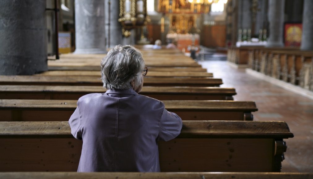 Quand la foi part en fumée / ©iStock/Jaap2