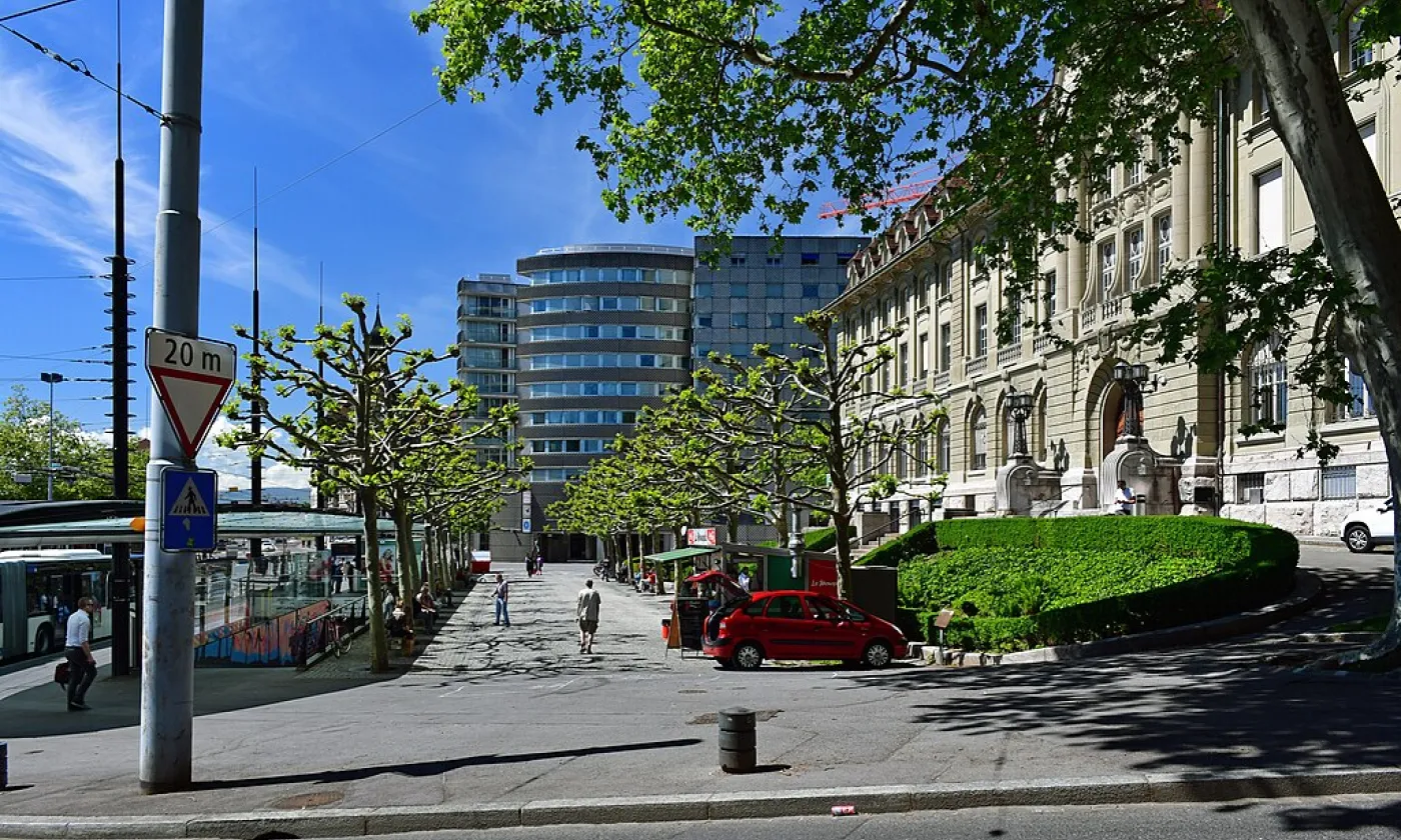 La Place Chauderon à Lausanne ©Gzzz, CC BY-SA 4.0 Wikimedia Commons