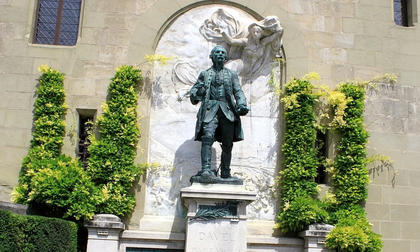 Monument Davel de Maurice Reymond devant le Château Saint-Maire à Lausanne ©Odrade123, CC BY-SA 3.0, Wikimedia Commons