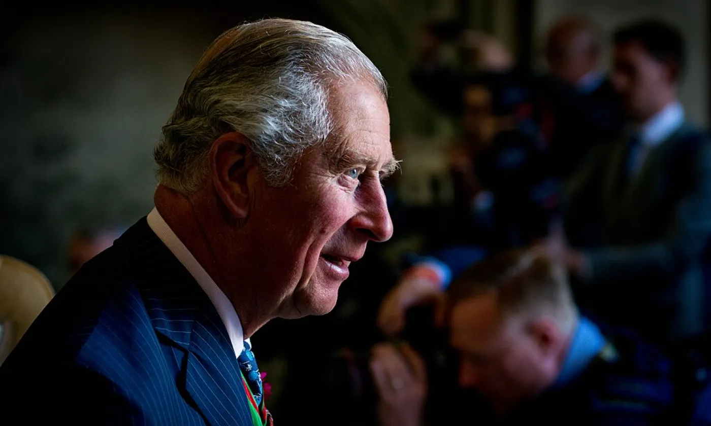 Le roi Charles III ©Commander, U.S. Naval Forces Europe-Africa/U.S. 6th Fleet, Public domain, via Wikimedia Commons