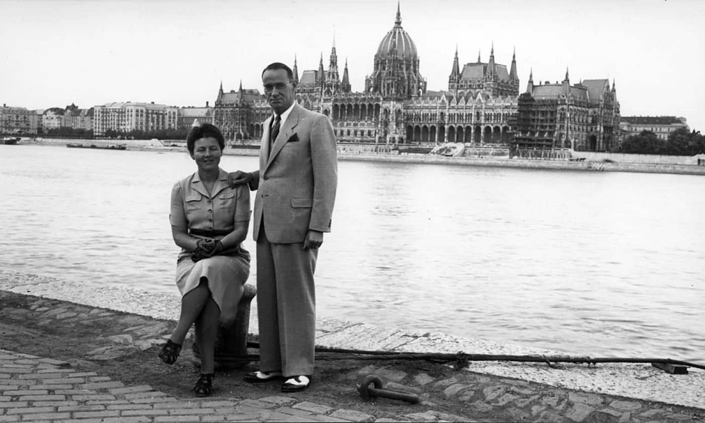 Gertrud et Carl Lutz à Budapest en 1943 ©Archiv für Zeitgeschichte ETH Zürich/Agnes Hirschi/CC BY-SA 3.0
