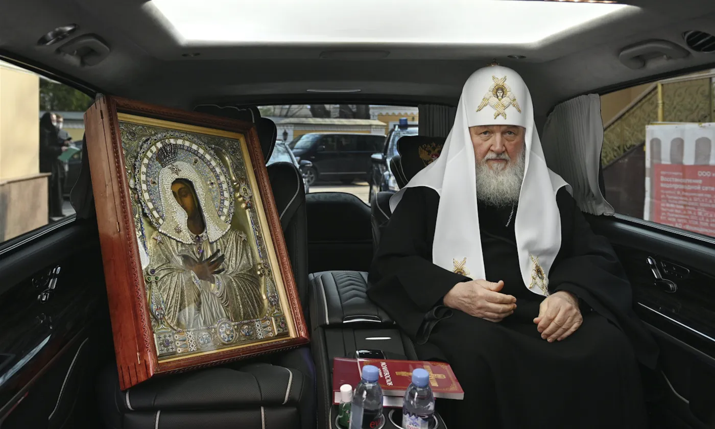 Le patriarche de l'Eglise orthodoxe russe Kirill lors de sa tournée du 3 avril 2020, pour délivrer les sacrements à domicile. Keystone