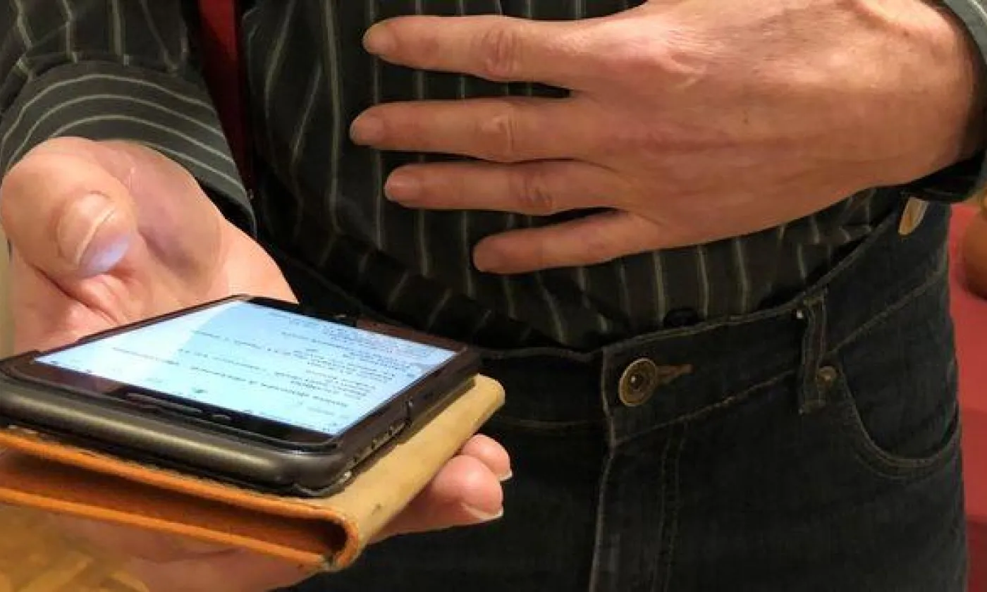 Un coupeur de feu au bout du fil ©Gabrielle Desarzens/RTSreligion