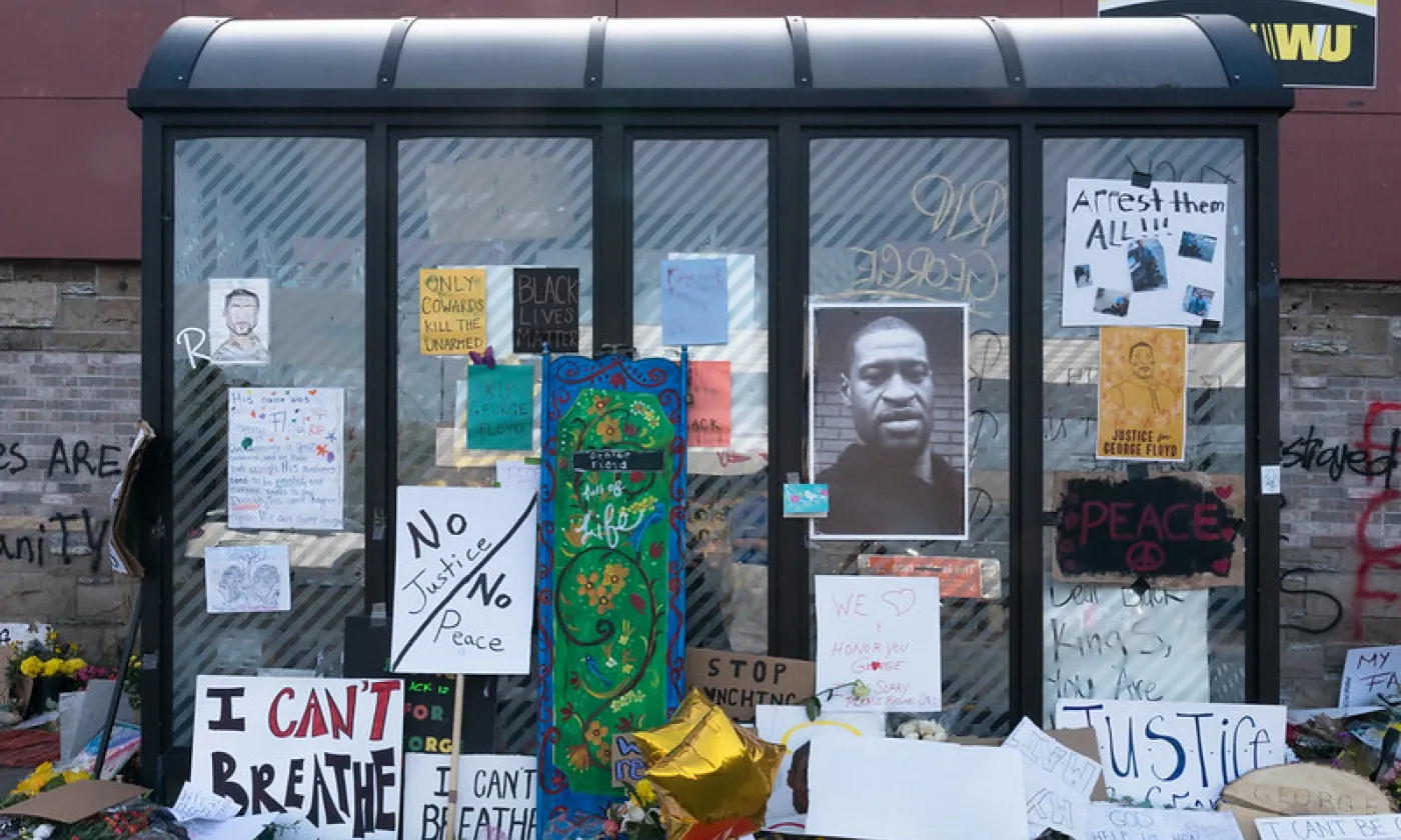 Mémorial pour George Floyd ©Flikr/Lorie Shaull