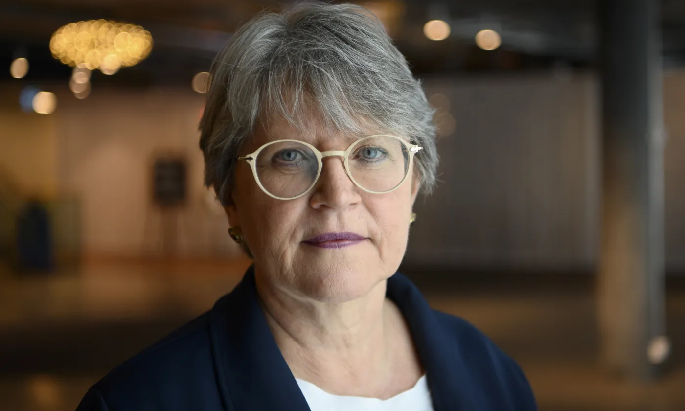 Rita Famos, présidente de l'Eglise évangélique réformée de Suisse, estime que l'Ukraine a le droit de se défendre par les armes. Keystone