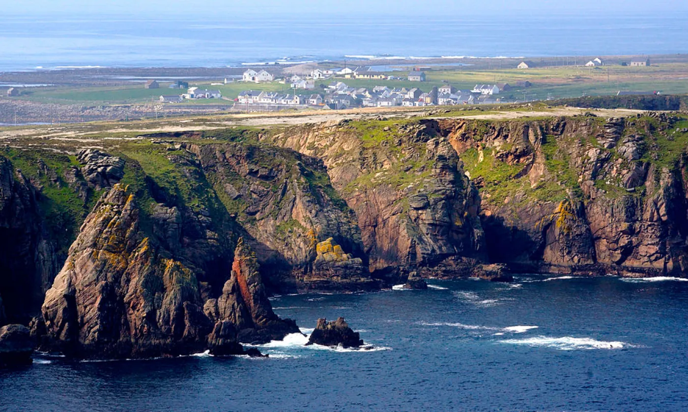 L’île irlandaise de Toraigh ©Julianne Forde, CC BY-SA 4.0 Wikimedia Commons