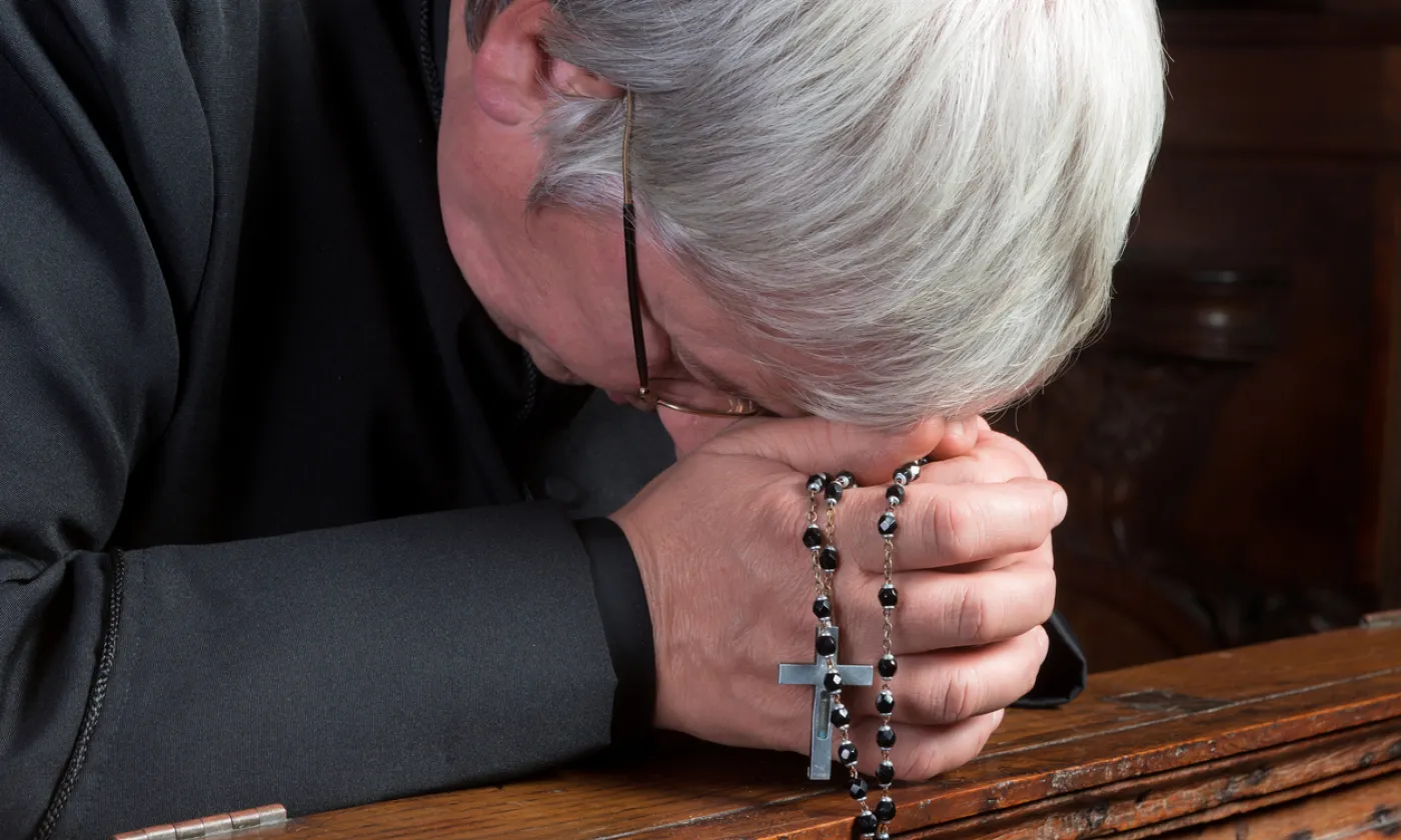 LʹEglise catholique au défi du rapport Sauvé. ©iStock/Studio-Annika