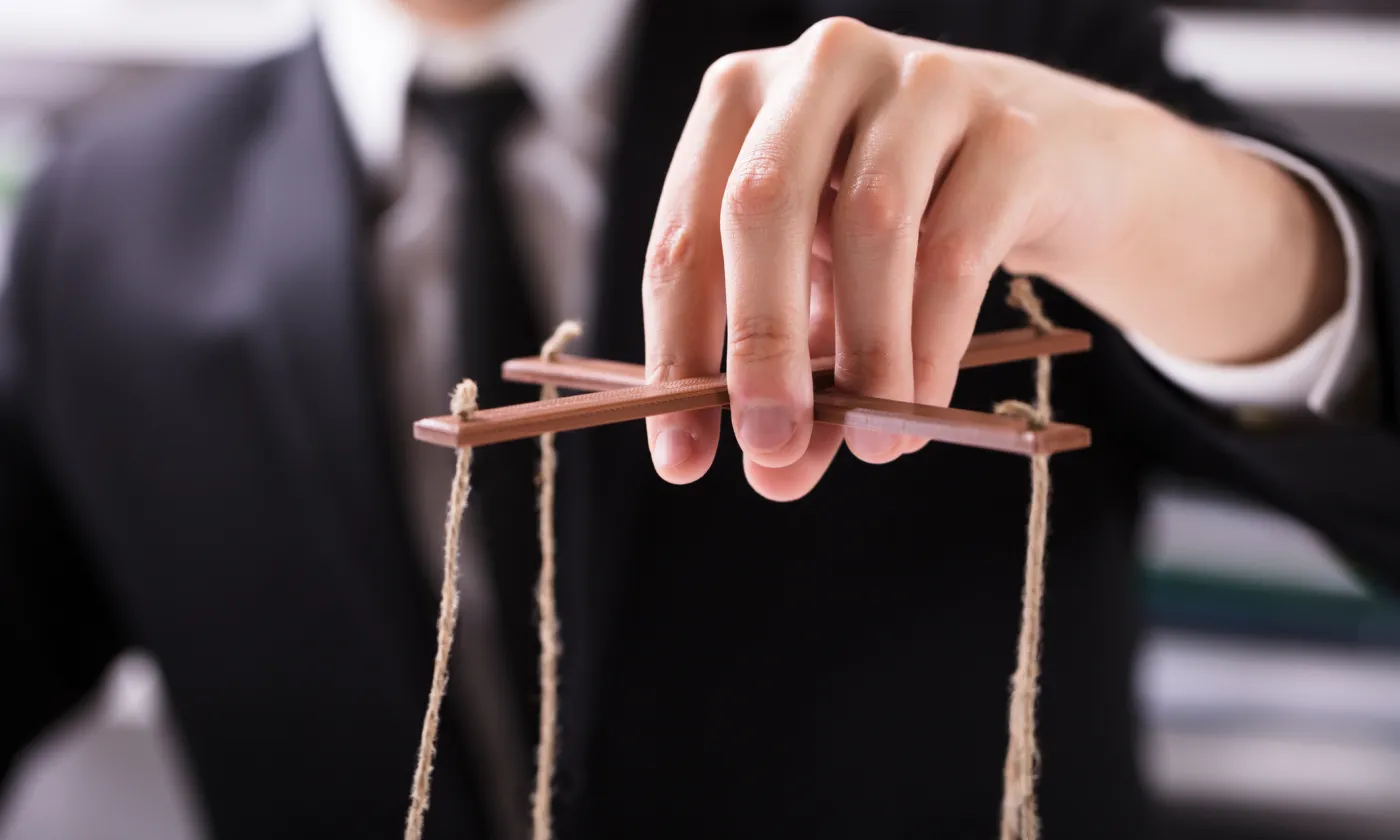 Lytta Basset analyse les manipulations des pervers narcissiques à la lumière des Évangiles. IStock