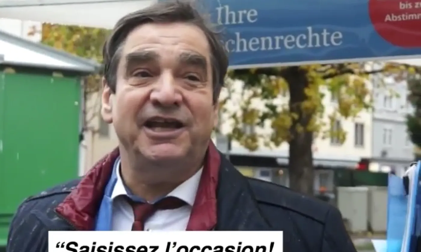 EPER Gilles Tschudi, dans le rôle du courtier en assurances en droits humains.