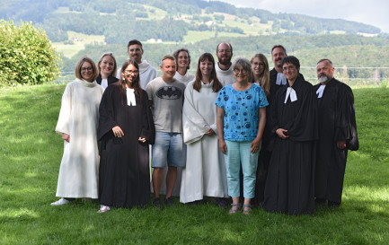 De gauche à droite: Joëlle Pasche, Marie Cénec, Noémie Emery, Jules Neyrand (absent lors de la cérémonie), Cécil Guinand, Véronique Monnard, Monika Bovier (rejoint en septembre l’Eglise réformée du Valais), Samuel Ramuz, Marlène Baumann, Julia Durgnat, Thomas Keller, Estelle Pastoris, Olivier Delachaux. Absent de la photo: Philippe Poulin. / ©DR