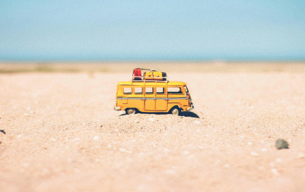 A la plage, sans bagage. / © Pexels - Nubia Navarro