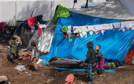 Camp de réfugiés en Grèce. / © iStock/dinosmichail