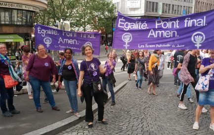 Les femmes protestantes solidaires du combat pour l&#039;égalité. / Les femmes protestantes solidaires du combat pour l&#039;égalité.